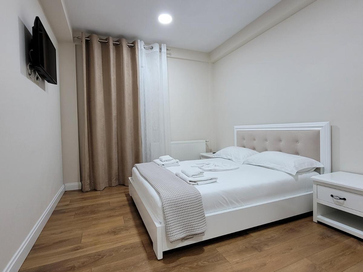 Hotel Taverna Zisi Erseke Экстерьер фото