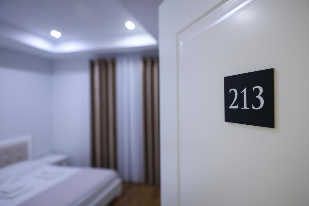 Hotel Taverna Zisi Erseke Экстерьер фото