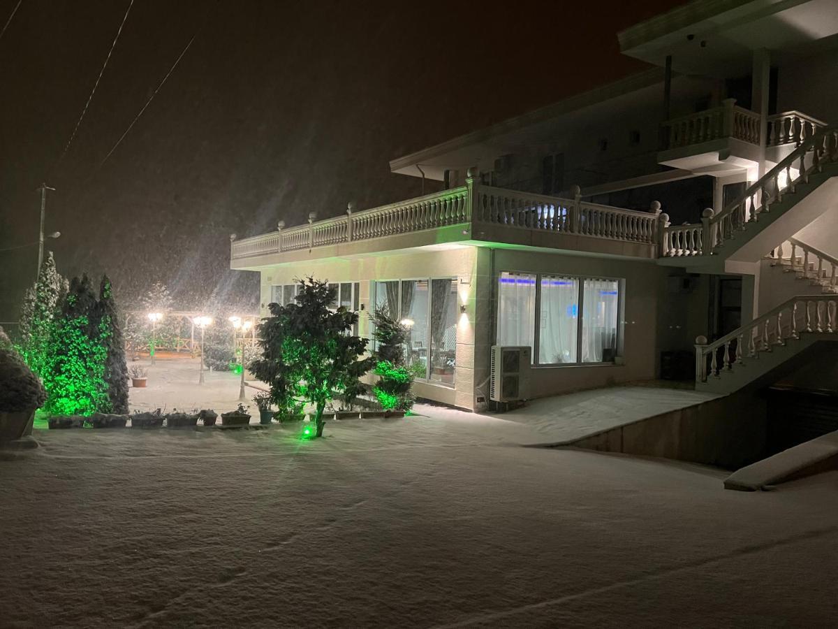 Hotel Taverna Zisi Erseke Экстерьер фото
