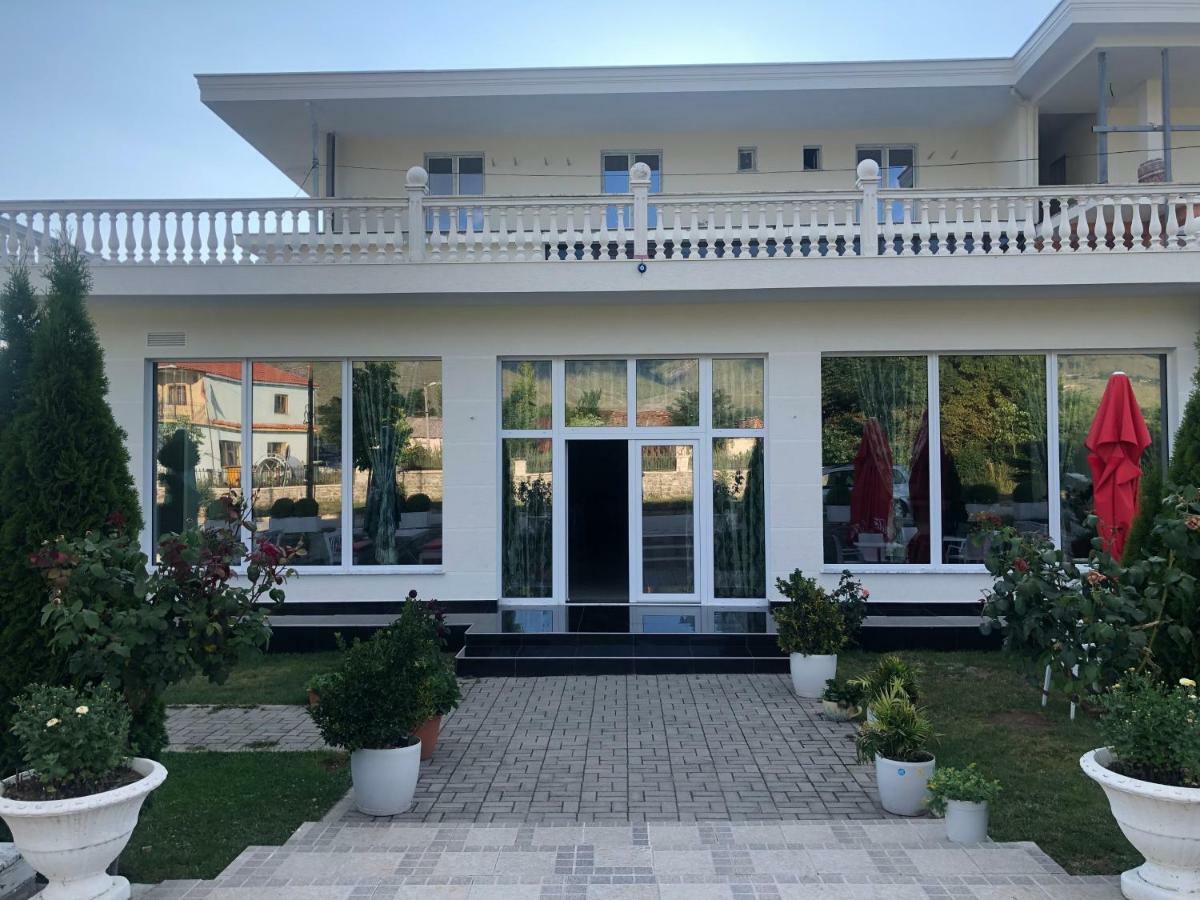 Hotel Taverna Zisi Erseke Экстерьер фото